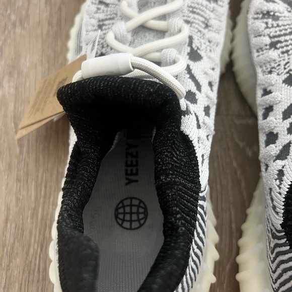 adidas gazelle silver green womens adidas Yeezy 350 V2 CMPCT Slate Panda – YankeeKicks Online main image 1
